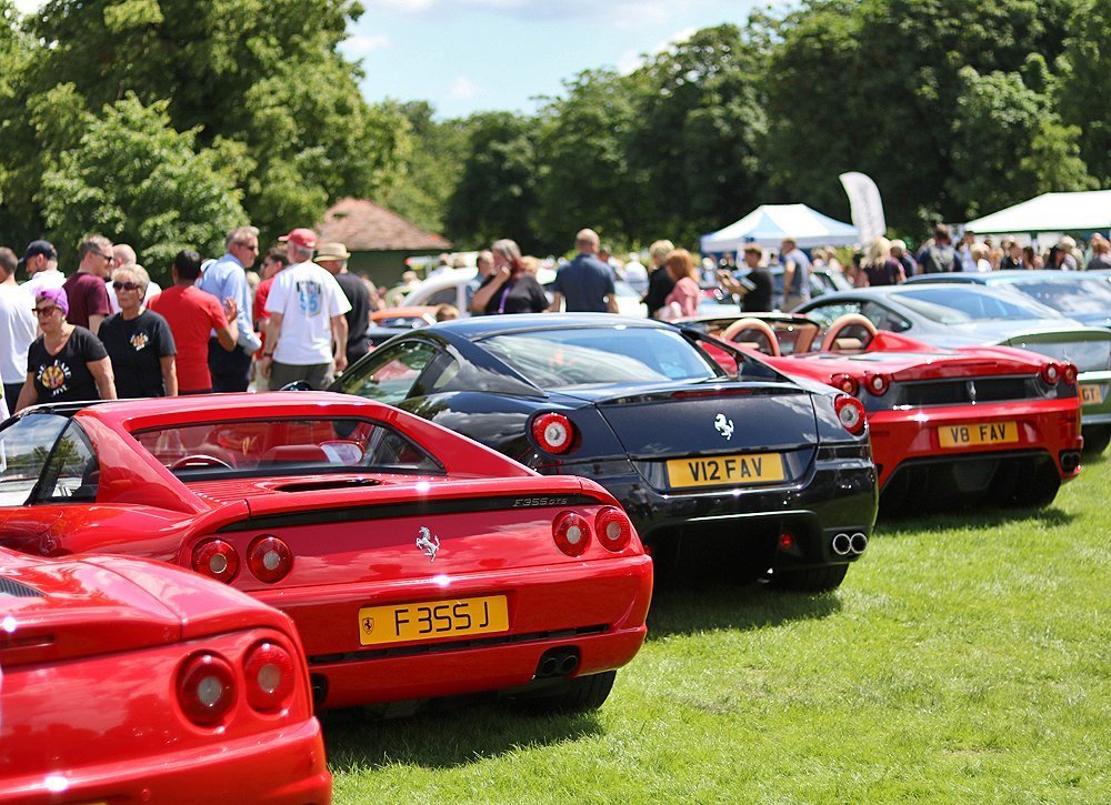 Ferarri_group_shot_motor_show