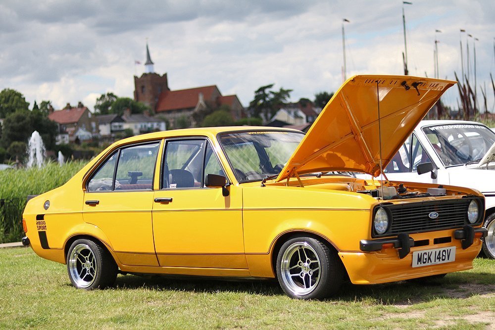 Escort_mk2_silver_motor_show