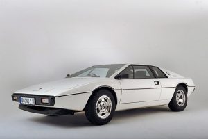 la-lotus-esprit-s1-di-007-james-bond_3